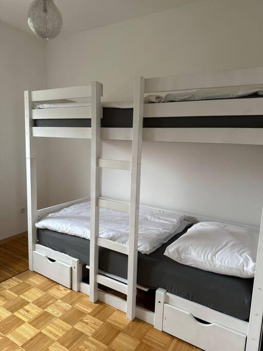 Freundliche Wohnung Naehe Weinstrasse Fuer 5 Personen Wagna Esterno foto