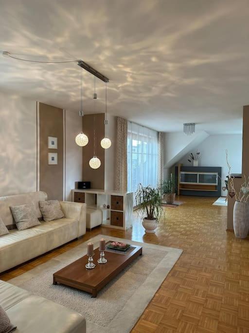 Freundliche Wohnung Naehe Weinstrasse Fuer 5 Personen Wagna Esterno foto