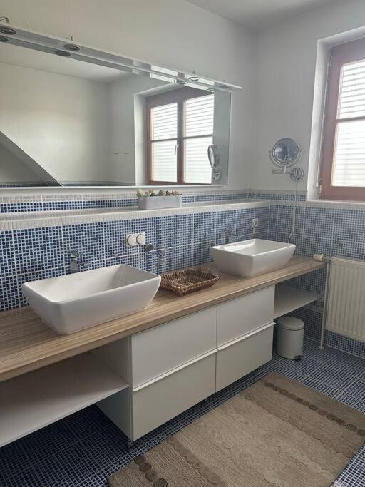 Freundliche Wohnung Naehe Weinstrasse Fuer 5 Personen Wagna Esterno foto